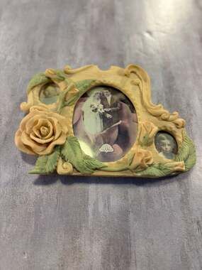 United Design Corp Fancy Frames Three Roses Triple Photo Frame cottagecore